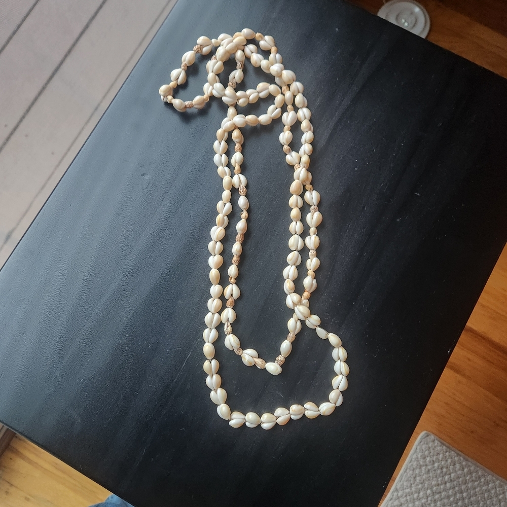 2 Elegant Cream shell Necklace set